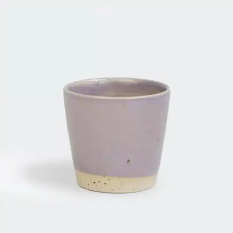 Ø-kop fra Bornholms Keramikfabrik i farven Violet Pleasure