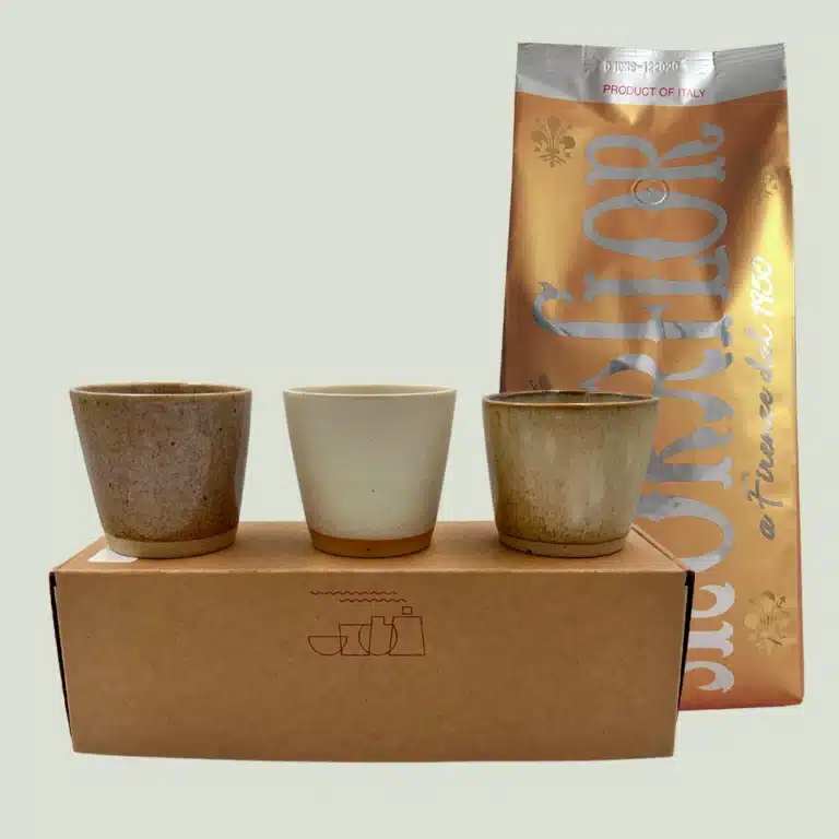 Sæt med 3 originale Ø-kopper fra Bornholms Keramikfabrik på gaveæske inkl. 1 kg kaffe