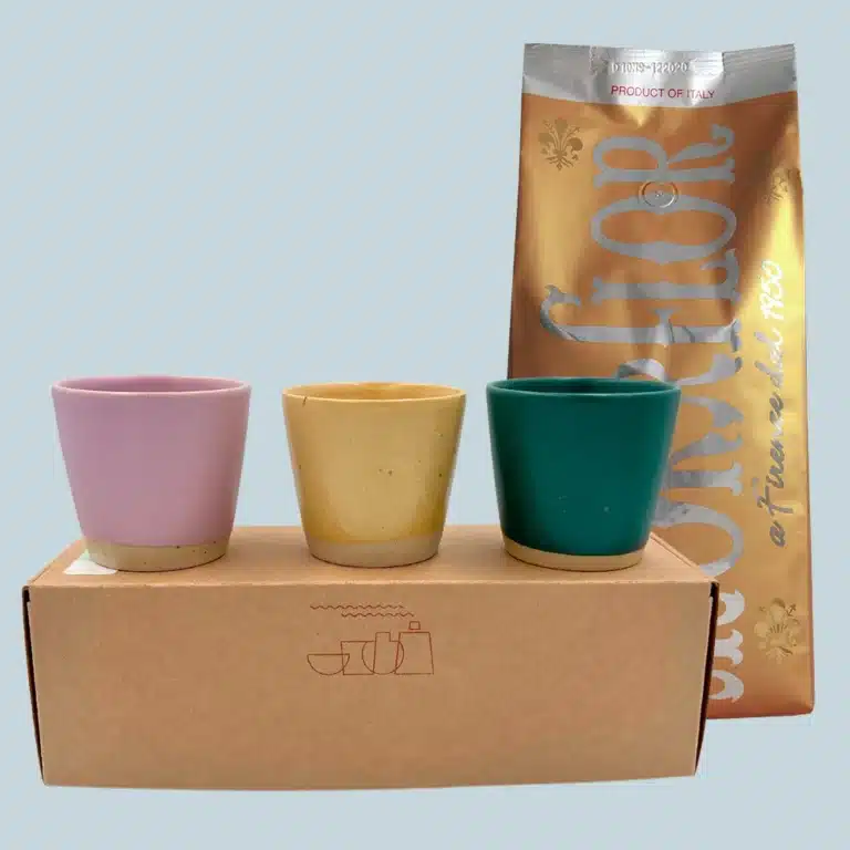Sæt med 3 Ø-kopper fra Bornholms Keramikfabrik på gaveæske inkl 1 kg specialkaffe