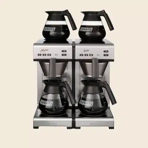 Filterkaffemaskinen Bonamat Matic Twin med 4 kander friskbrygget filterkaffe