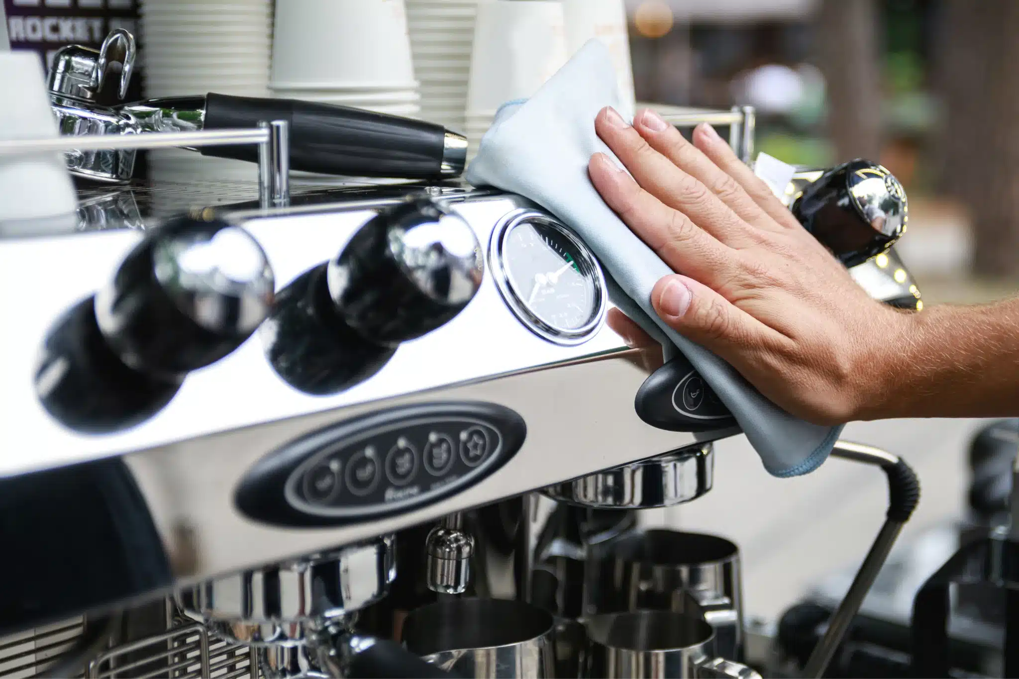 Rengørring af espressomaskine
